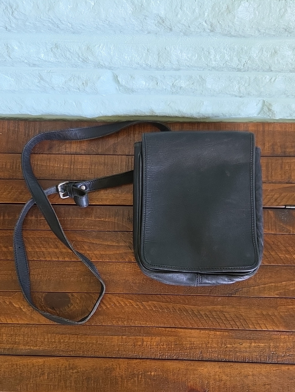 Vintage Eddie Bauer Soft Black Leather Crossbody Shoulder Purse Bag
